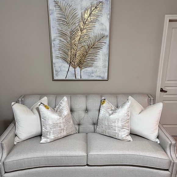 1-NWT CALLISTO HOME DECORATIVE PILLOW (Please read directions for details) - Picture 4 of 16